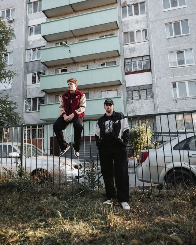 Хоккейные клубы «Авангард» и «Омские Крылья» презентовали совместный фотопроект Хоккейные клубы «Авангард» и «Омские Крылья» презентовали совместный фотопроект