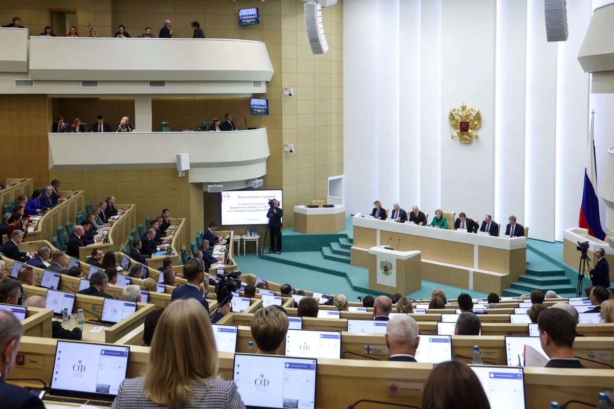 Сегодня совместно с Губернатором Виталием Павловичем Хоценко приняли участие в парламентских слушаниях на тему «О параметрах проекта федерального бюджета на 2027 год и плановый период 2028 и 2029 годов» под руководством... Сегодня совместно с Губернатором Виталием Павловичем Хоценко приняли участие в парламентских слушаниях на тему «О параметрах проекта федерального бюджета на 2027 год и плановый период 2028 и 2029 годов» под руководством...