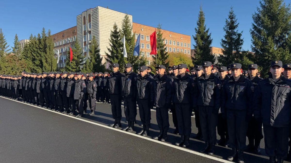 Заместитель начальника УТ МВД России по СФО принял участие в церемонии приведения к Присяге первокурсников Омской ордена Почета академии МВД России Заместитель начальника УТ МВД России по СФО принял участие в церемонии приведения к Присяге первокурсников Омской ордена Почета академии МВД России