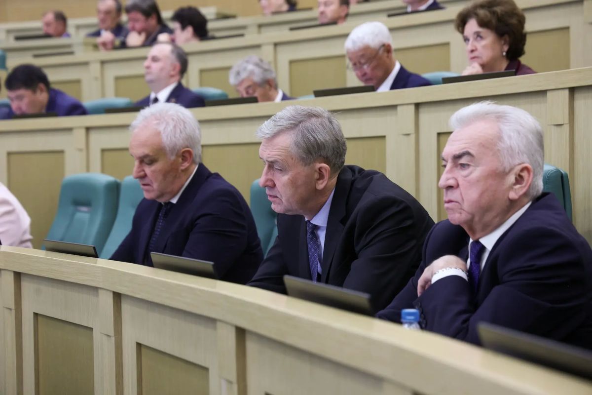 Александр Артемов принял участие в парламентских слушаниях по проекту федерального бюджета на ближайшие три года Александр Артемов принял участие в парламентских слушаниях по проекту федерального бюджета на ближайшие три года