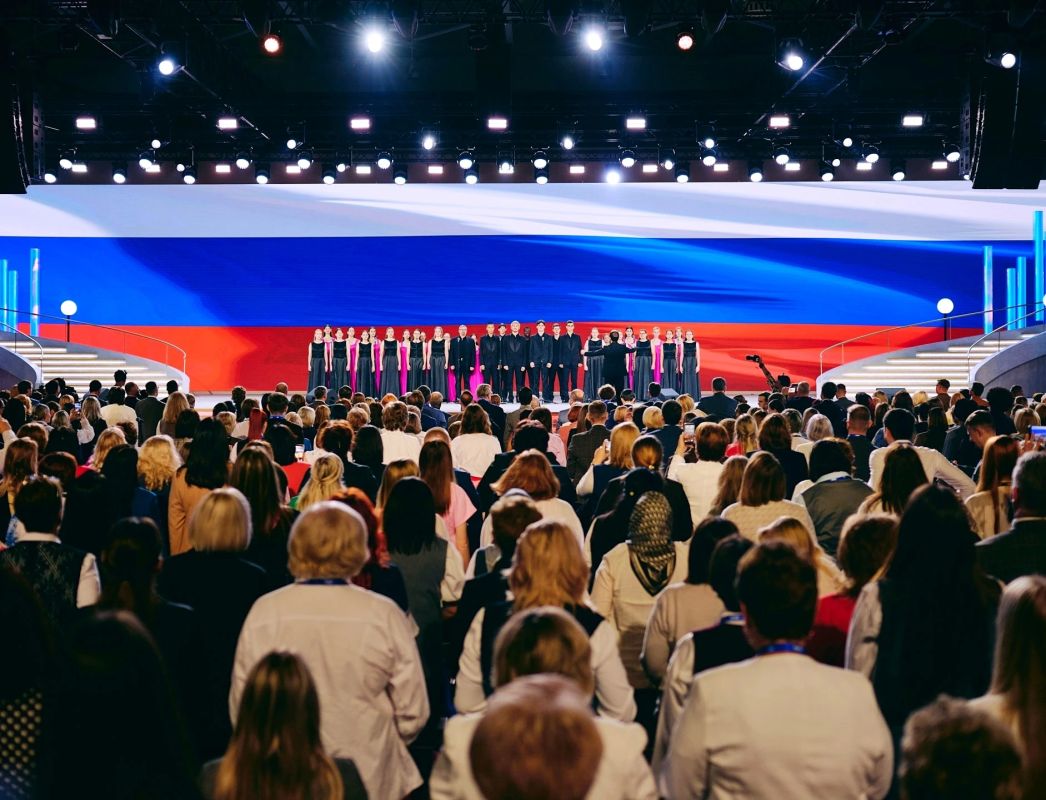 Омские педагоги представили регион на Форуме классных руководителей в Москве Омские педагоги представили регион на Форуме классных руководителей в Москве
