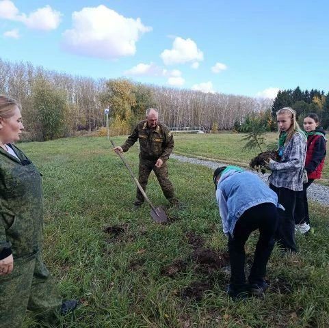 20 учеников Большереченской школы посвятили в юные лесоводы: здесь впервые образовано школьное лесничество «Юный друг леса»! 20 учеников Большереченской школы посвятили в юные лесоводы: здесь впервые образовано школьное лесничество «Юный друг леса»!