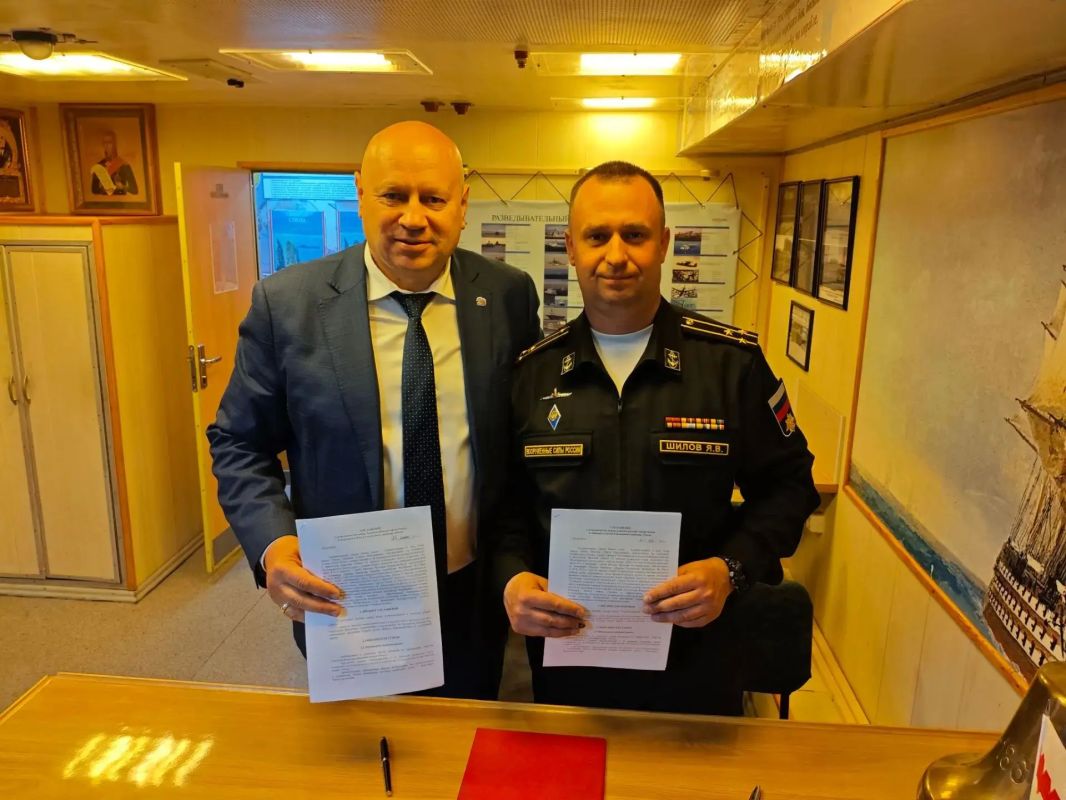 Сергей Шелест: Сегодня, 8 октября, на нашем Военно-морском флоте отмечается День командира корабля