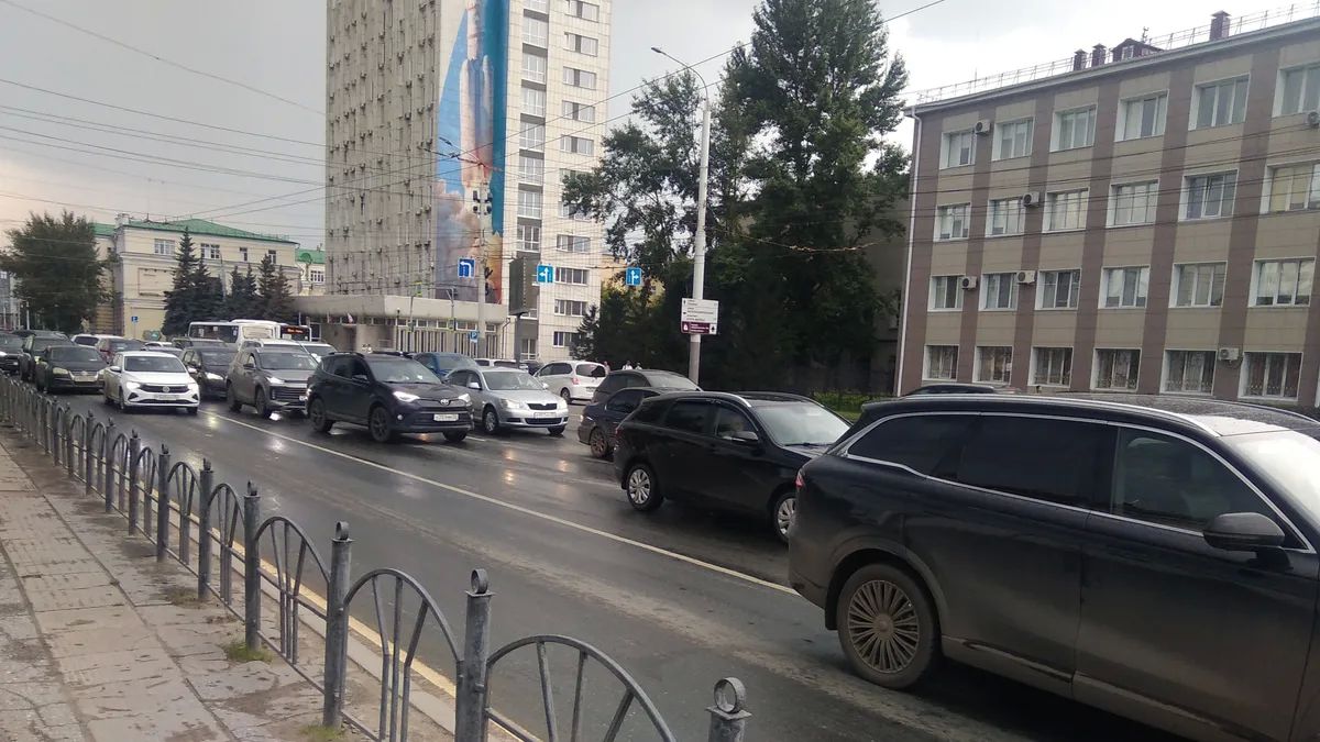 На Соборной площади в Омске изменят схему движения