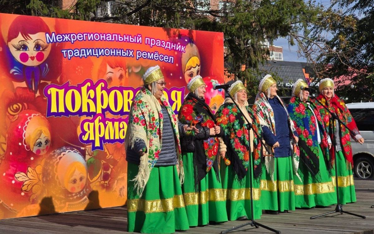 На Бульваре Мартынова развернулись народные гуляния На Бульваре Мартынова развернулись народные гуляния