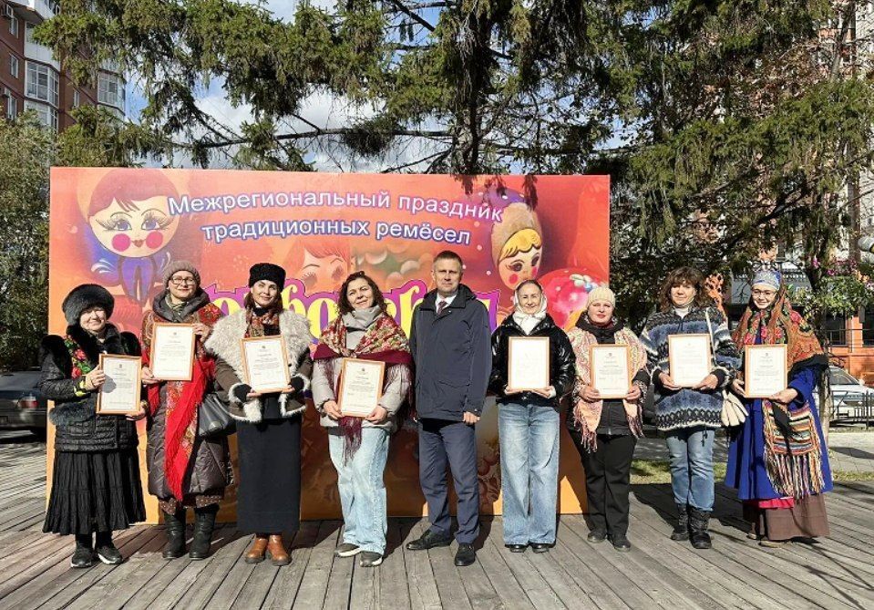 На Бульваре Мартынова развернулись народные гуляния На Бульваре Мартынова развернулись народные гуляния