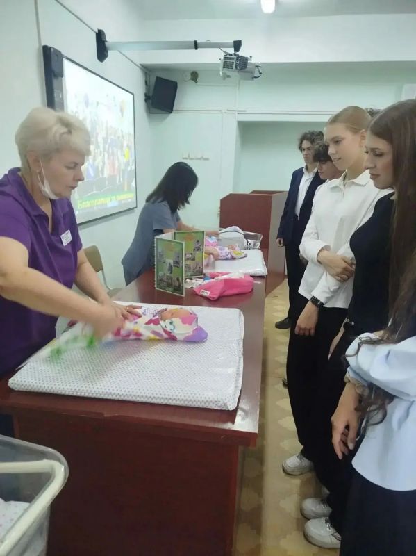 Экскурсия в профессию: как школьники открывают для себя медицину Экскурсия в профессию: как школьники открывают для себя медицину