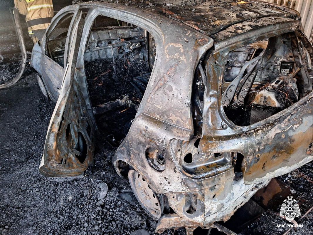#пожарызасутки. 11 октября в 16:11 В Колосовке горели баня и гараж во дворе дома #пожарызасутки. 11 октября в 16:11 В Колосовке горели баня и гараж во дворе дома