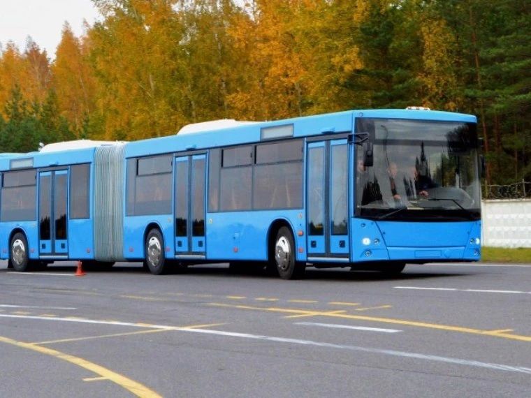 Омск получит 24 новых автобуса-гармошки за 822 млн рублей