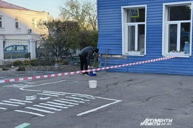 Машина — всмятку: подробности аварии у стен школы