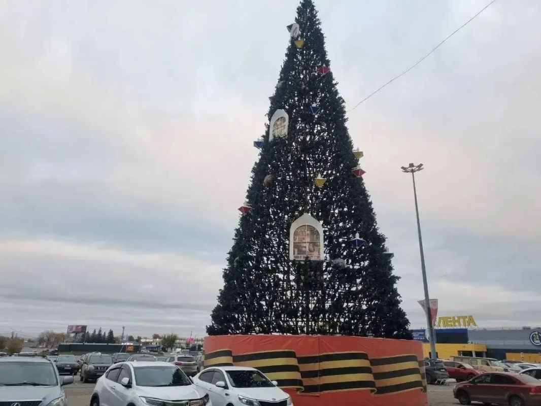 Омск постепенно погружается в новогоднюю атмосферу