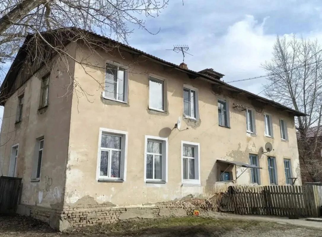 В Омске расселят аварийный дом в поселке Береговом