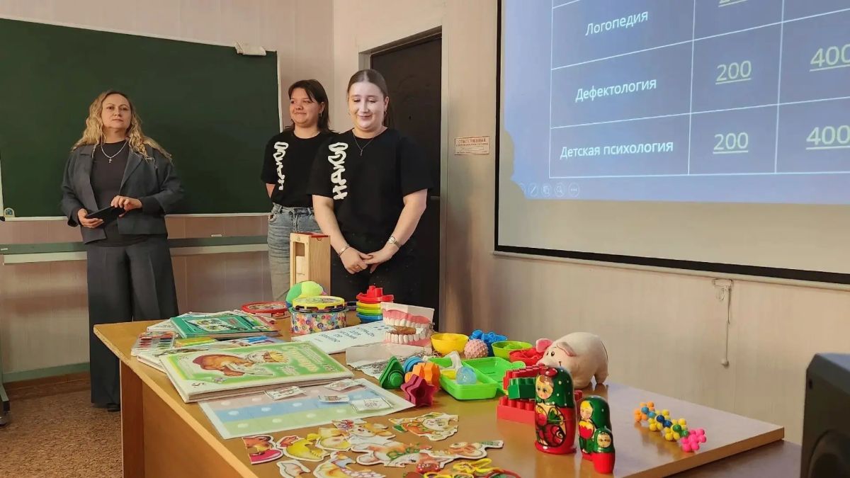 Около 500 школьников из Омска и районов Омской области посетили презентационные площадки Омского государственного педагогического университета в рамках профориентационного мероприятия «ProfКод для входа» Около 500 школьников из Омска и районов Омской области посетили презентационные площадки Омского государственного педагогического университета в рамках профориентационного мероприятия «ProfКод для входа»