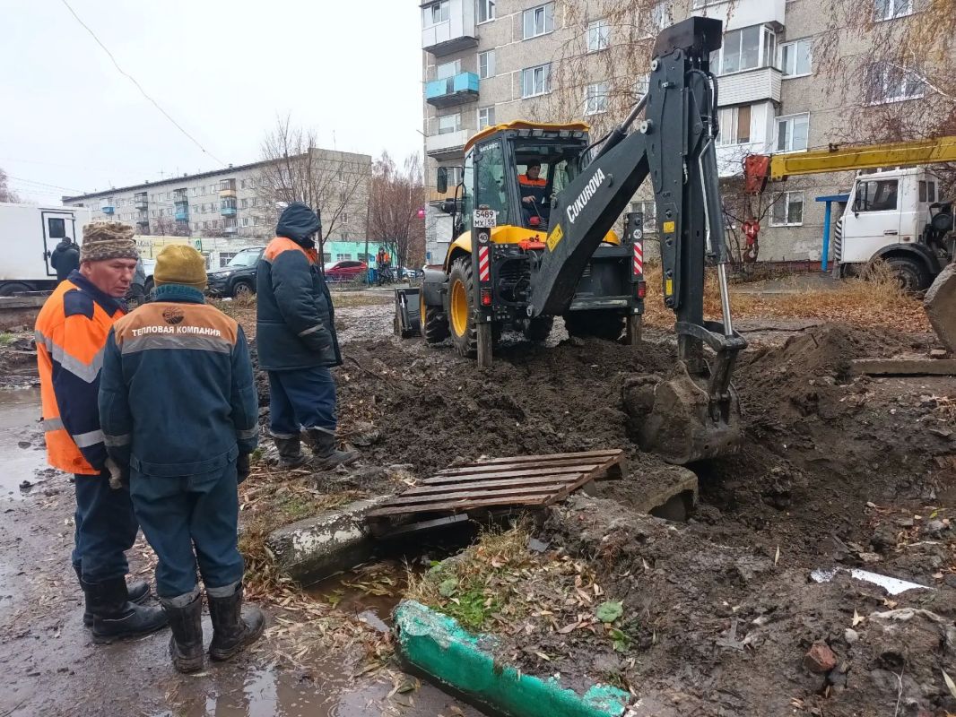 Сегодня плановый ремонт теплосетей ведется на 12 участках