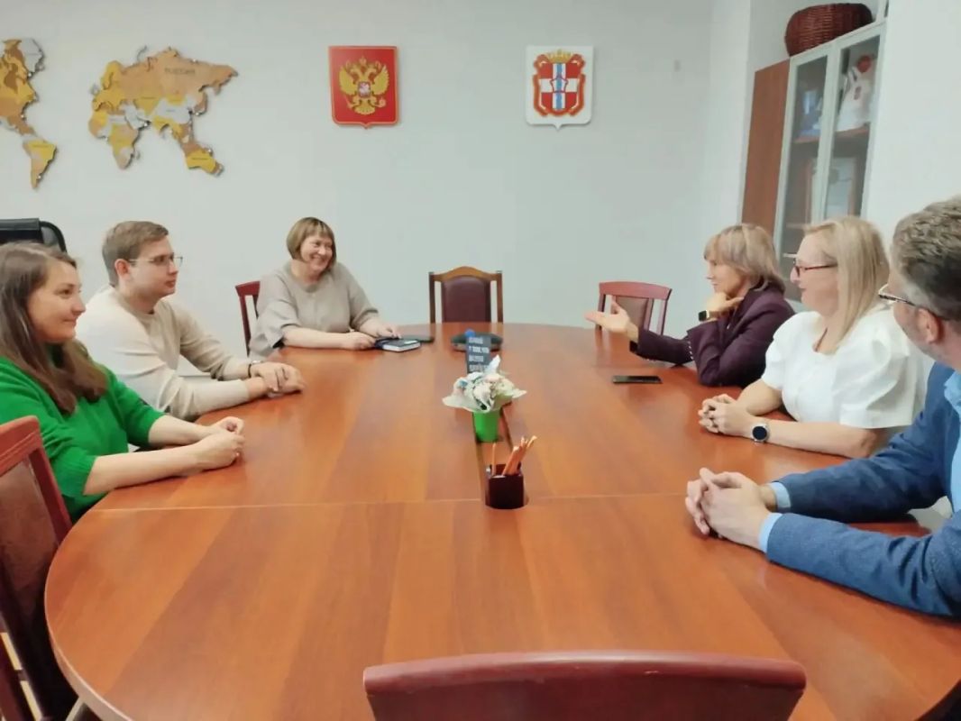 С 20 по 23 октября Омскую область посетили главные специалисты отдела мониторинга создания образовательных кластеров СПО Института развития профессионального образования Алексей Евгеньевич Родионов и Татьяна Валерьевна... С 20 по 23 октября Омскую область посетили главные специалисты отдела мониторинга создания образовательных кластеров СПО Института развития профессионального образования Алексей Евгеньевич Родионов и Татьяна Валерьевна...