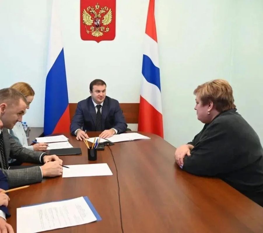 Виталий Хоценко провел прием граждан в приемной Президента России