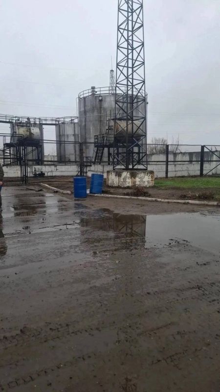 Завершено расследование уголовного дела об организации без лицензии подпольного завода по производству этилового спирта и спиртосодержащей продукции Завершено расследование уголовного дела об организации без лицензии подпольного завода по производству этилового спирта и спиртосодержащей продукции