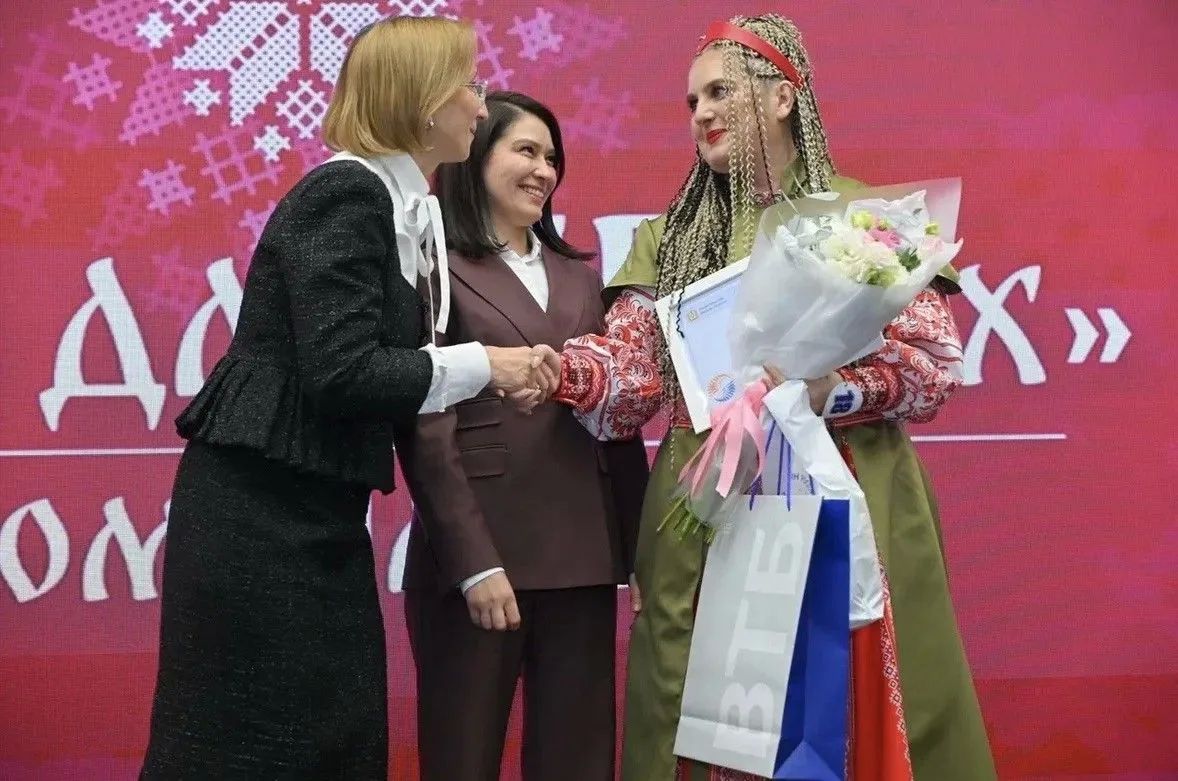 СЕРДЦЕ СЕЛА БЬЁТСЯ В РУКАХ НАШИХ ЖЕНЩИН СЕРДЦЕ СЕЛА БЬЁТСЯ В РУКАХ НАШИХ ЖЕНЩИН