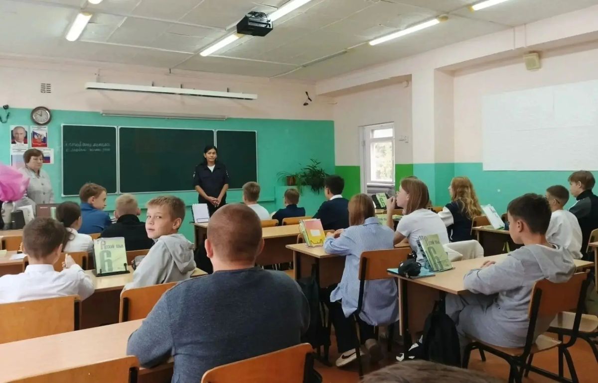 Транспортные полицейские Омска провели для более 720 старшеклассников уроки антитеррористической безопасности Транспортные полицейские Омска провели для более 720 старшеклассников уроки антитеррористической безопасности