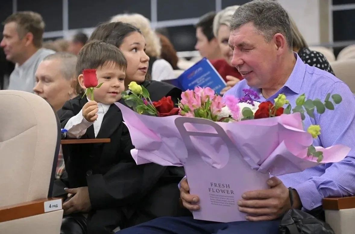 СЕРДЦЕ СЕЛА БЬЁТСЯ В РУКАХ НАШИХ ЖЕНЩИН СЕРДЦЕ СЕЛА БЬЁТСЯ В РУКАХ НАШИХ ЖЕНЩИН