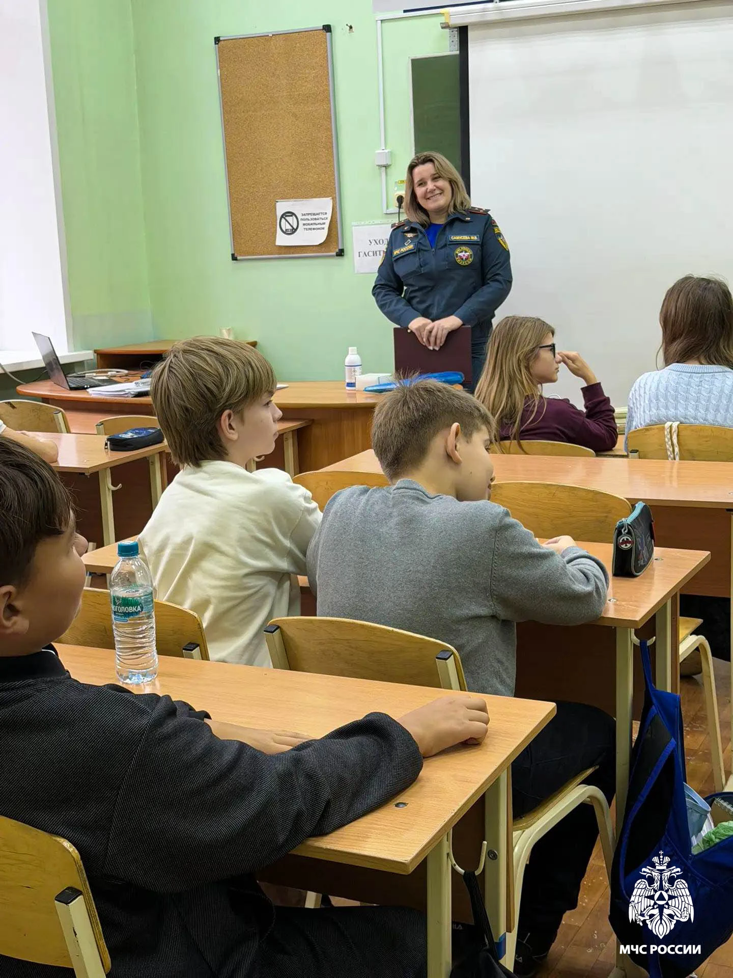«Слушайте и запоминайте: это может спасти вашу жизнь»: встреча школьников с профессионалами