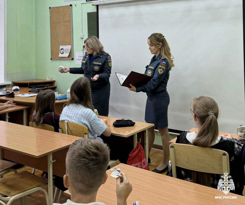«Слушайте и запоминайте: это может спасти вашу жизнь»: встреча школьников с профессионалами «Слушайте и запоминайте: это может спасти вашу жизнь»: встреча школьников с профессионалами