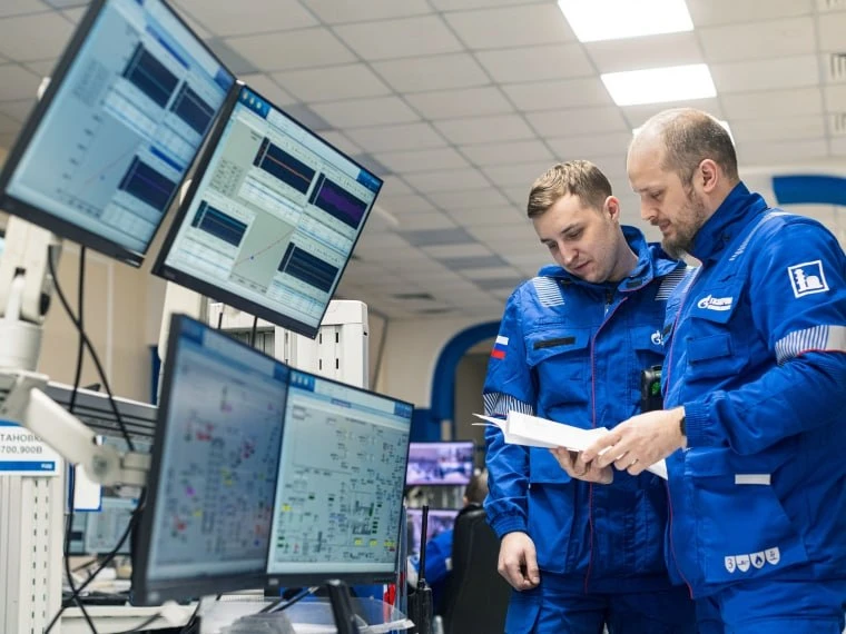 Министр промышленности Омской области оценил видеопроект с участием сотрудника ОНПЗ