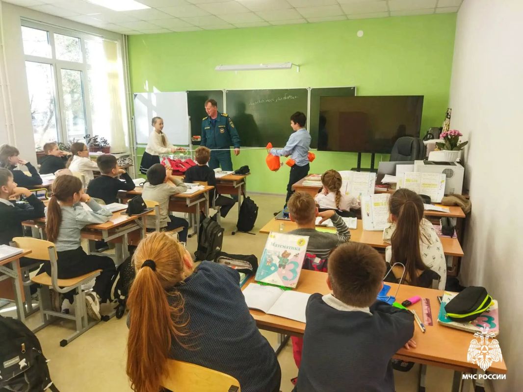 Безопасность на льду: в Омской области идёт масштабная профилактическая работа с детьми Безопасность на льду: в Омской области идёт масштабная профилактическая работа с детьми