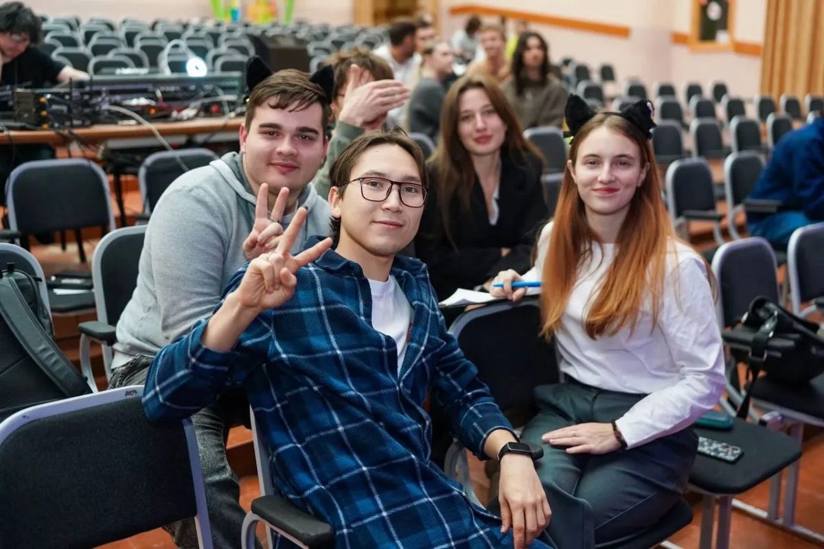 Омская молодежь сразилась в интеллектуальной игре «Зачёт» Омская молодежь сразилась в интеллектуальной игре «Зачёт»
